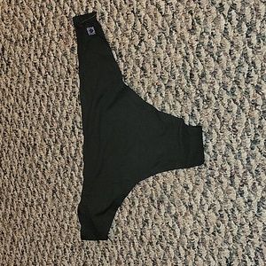 NWT Anna Klein black seamless thong